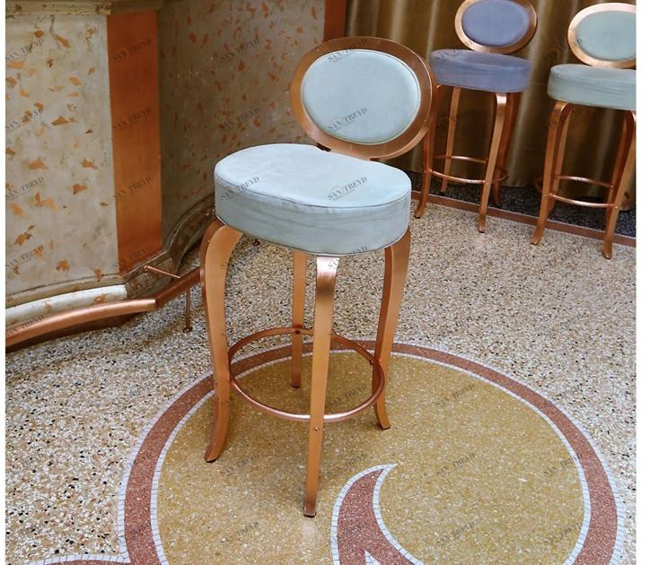 Arnaboldi Interiors Низкий табурет из экокожи с подставкой для ног sun-id-1419353