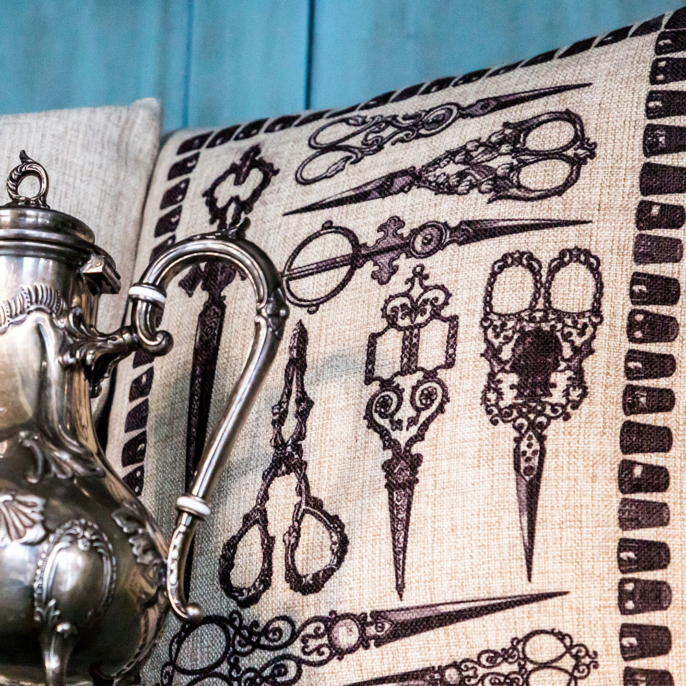 2718845 Интерьерная подушка «Старинная гравюра», версия 5 Object Desire  - Вид №3