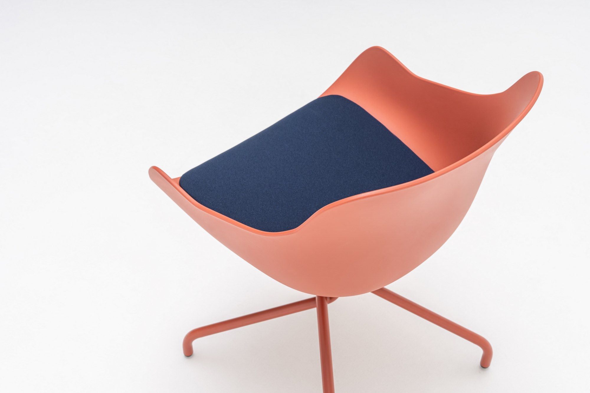 Вращающееся кресло из полипропилена со встроенной подушкой MDD Baltic ARCH-00118371 - Вид №5