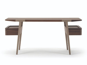 Деревянный туалетный столик