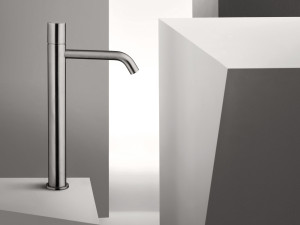 Однорычажный смеситель для раковины с ограничителем расхода