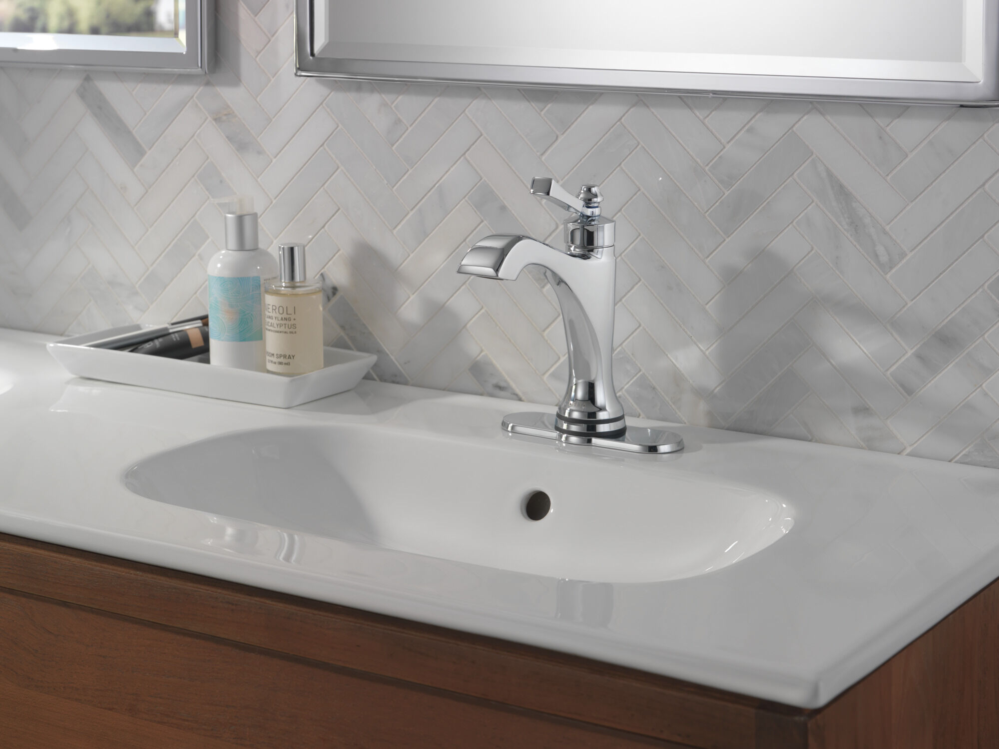 556T-BL-DST Смеситель для ванной Touch20.xt с одной ручкой Delta Faucet Dorval Матовый черный  - Вид №2