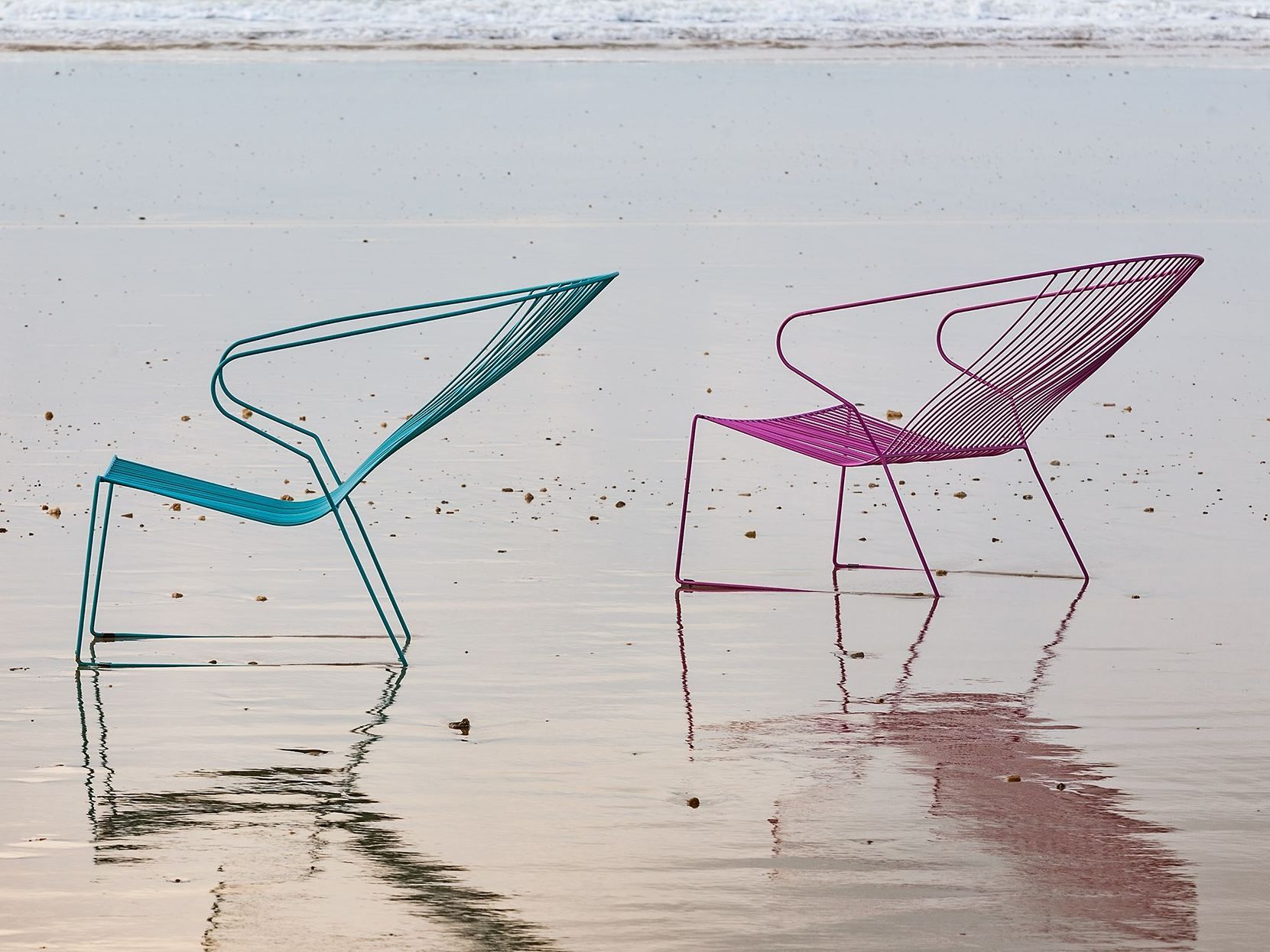 Стальной штабелируемый садовый стул с подлокотниками iSimar Bolonia ARCH-00080085