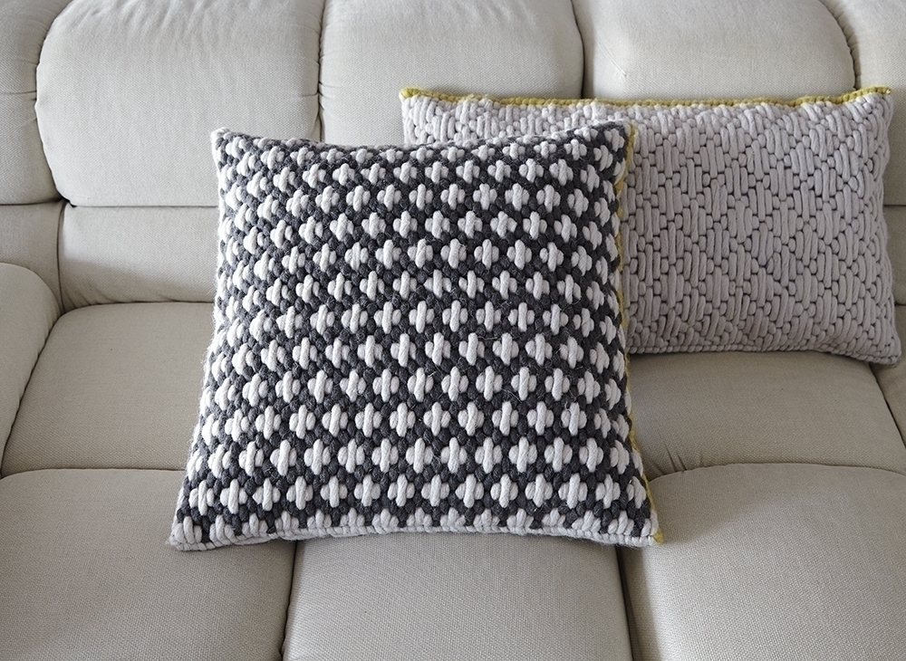 006093 Подушка Dark grey - White 50x50 GAN Silai Silaï - Вид №2