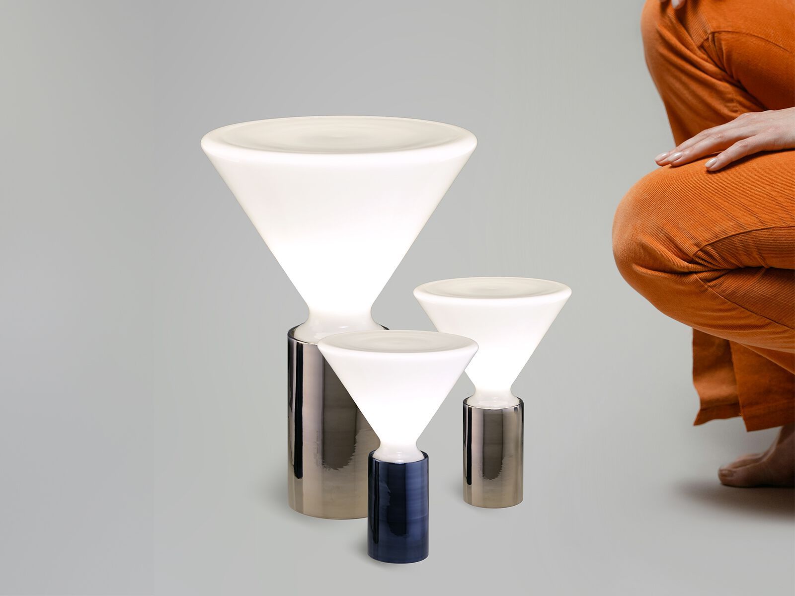 Светодиодная настольная лампа из дутого стекла Andcosta Pin ARCH-00119739