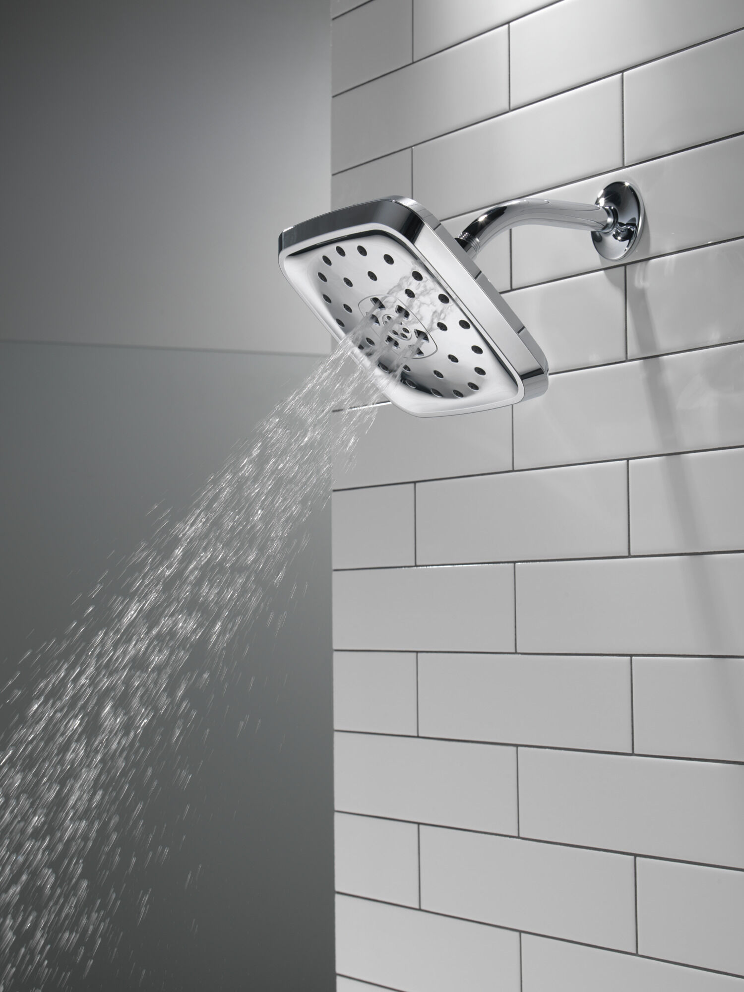 52460-PN H2Okinetic® 4-х позиционная душевая лейка с UltraSoak ™ Delta Faucet Universal Showering Полированный никель  - Вид №2