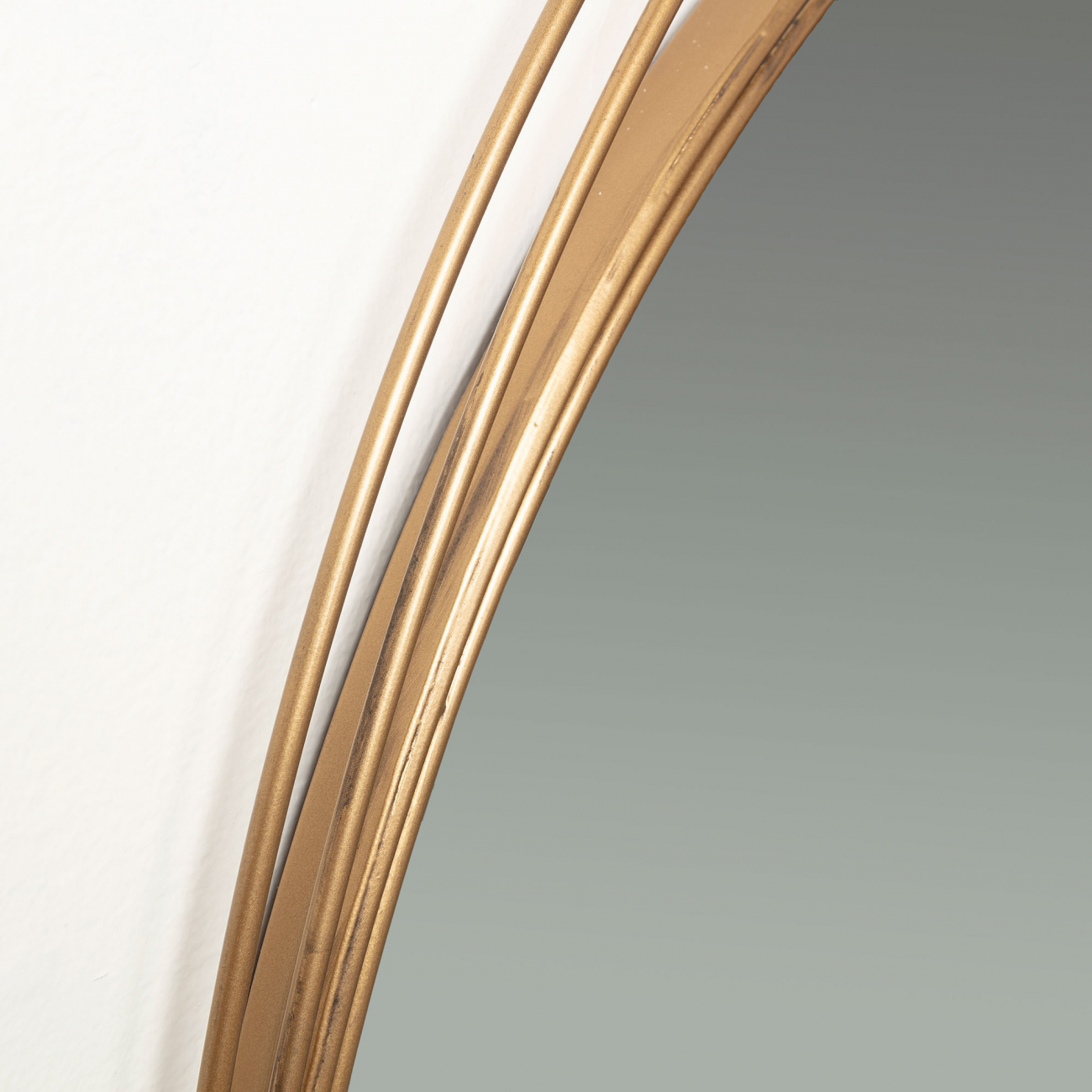 Зеркало золотое овальное в металлической раме Starboard от La Forma LA FORMA ДИЗАЙНЕРСКИЕ 299220 Золото  - Вид №1