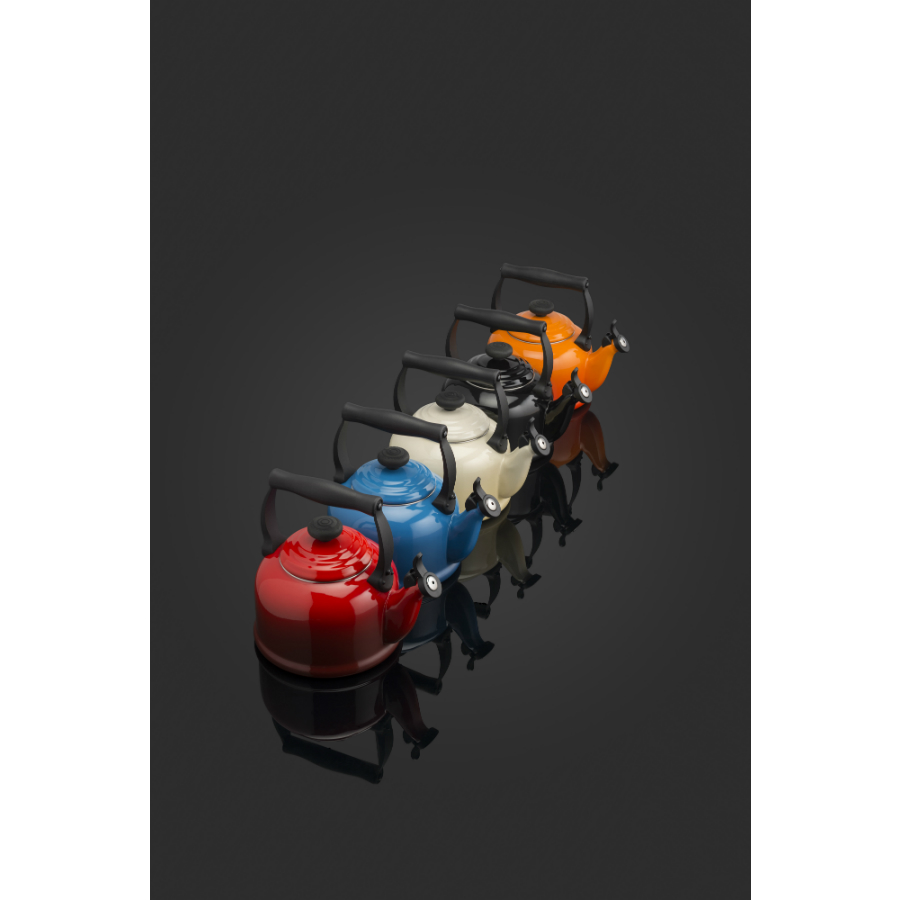 Чайник со свистком Le Creuset, эмалированная сталь, 2,1 л, синий 92000800310000 - Вид №1