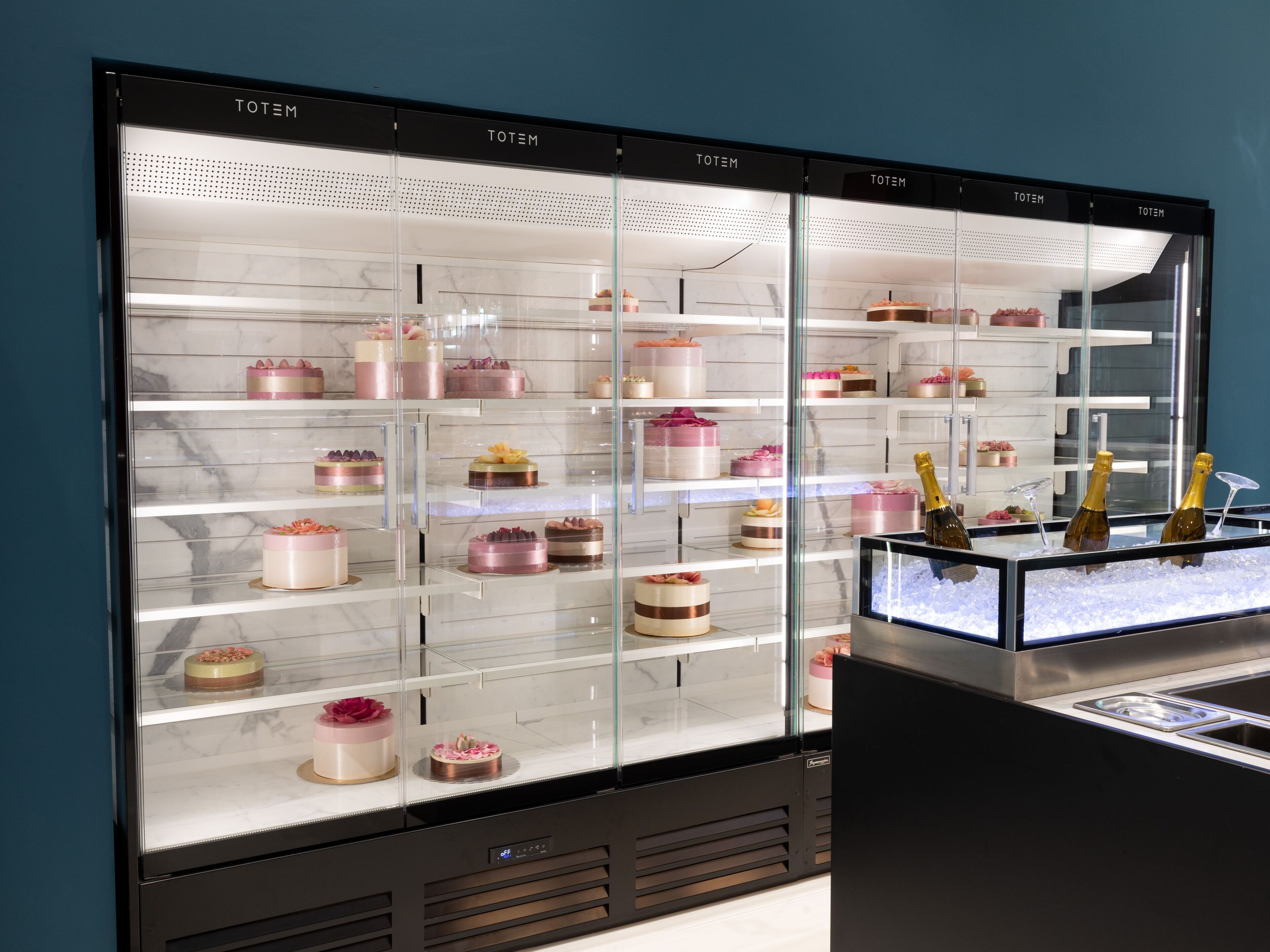 Настенная вертикальная холодильная витрина Frigomeccanica Тотем ARCH-00140480