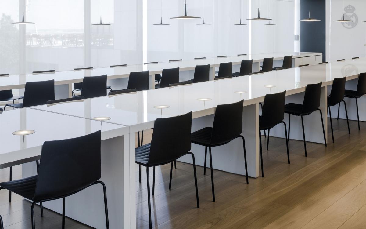 040113 Стул Andreu World Flex - Вид №1