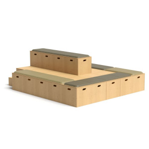 Деревянный низкий стул