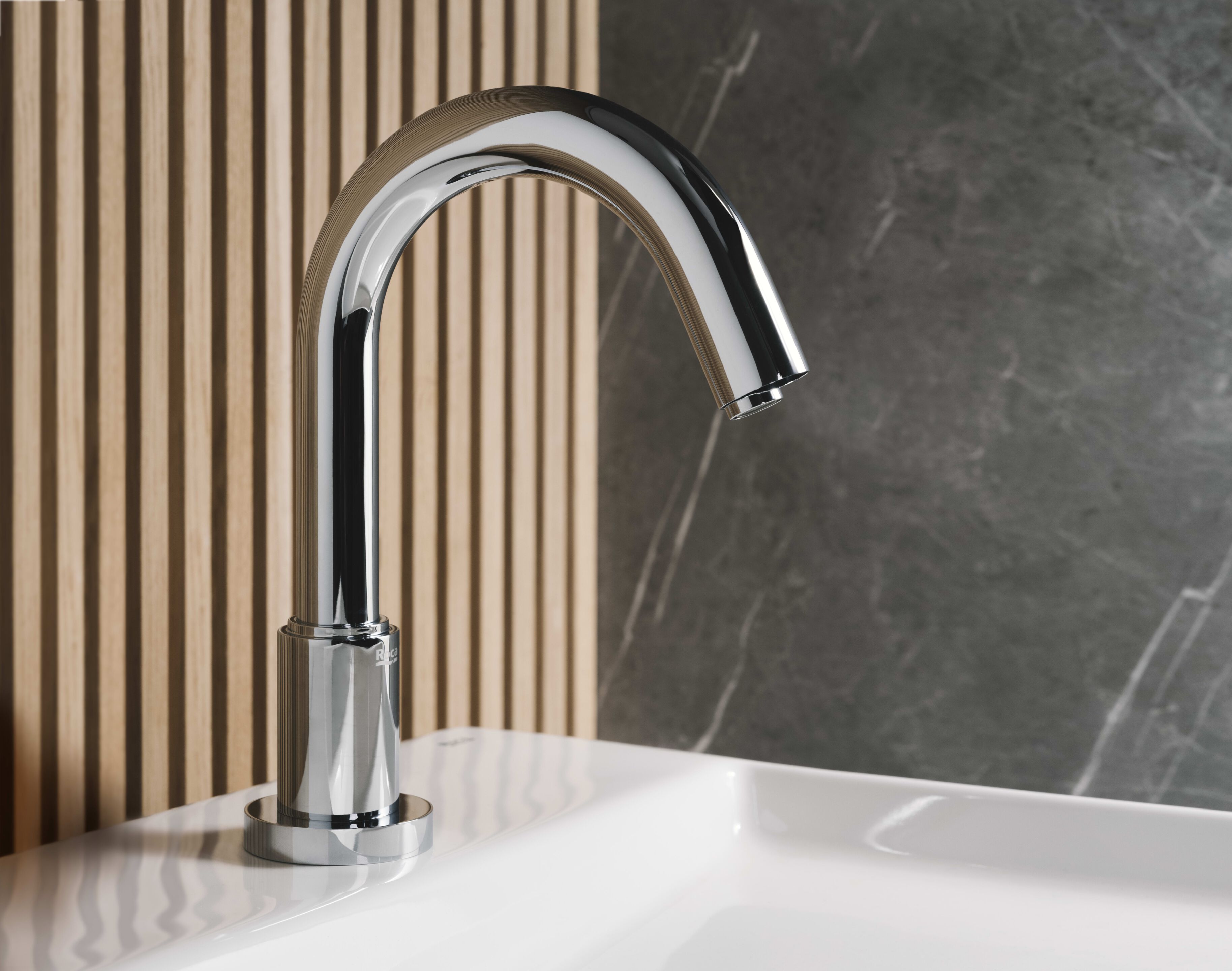 Хромированный латунный электронный смеситель для раковины Roca лофт ARCH-00026554 - Вид №1