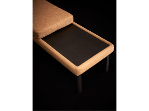 Деревянная скамья