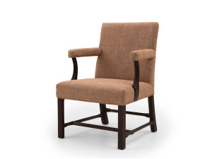 Тканевое кресло с подлокотниками