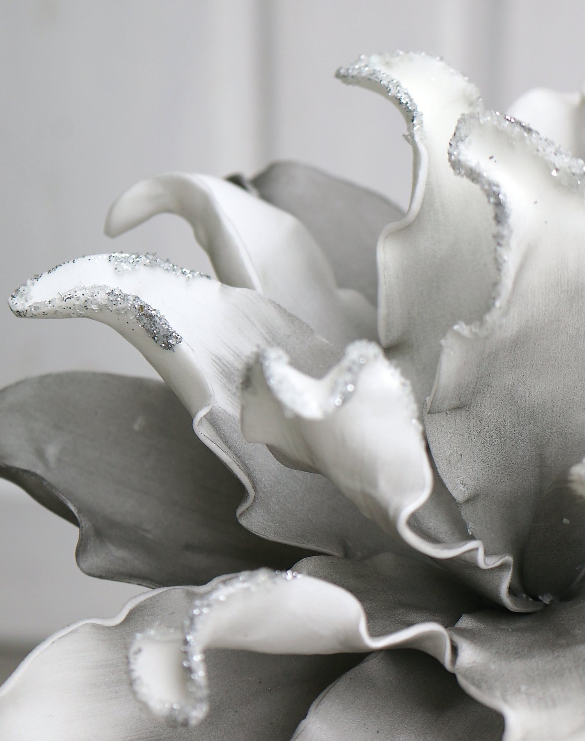 7885 950 a3 Искусственный мягкий цветок 'Blossom', с глиттером, 38 см, серо-серебристый H-andreas 