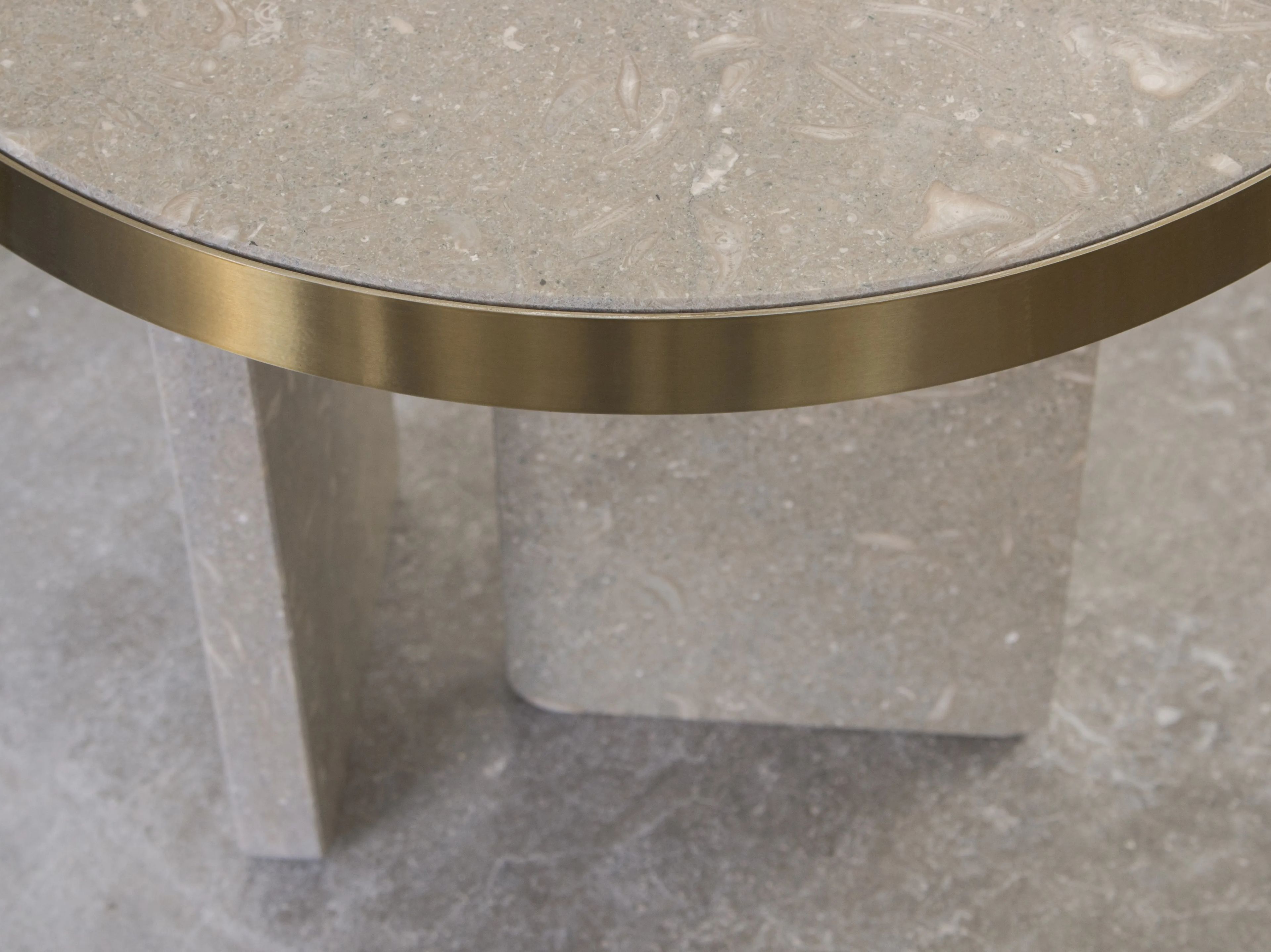 Травертин круглый журнальный столик Davani Purity ARCH-00027089 - Вид №7