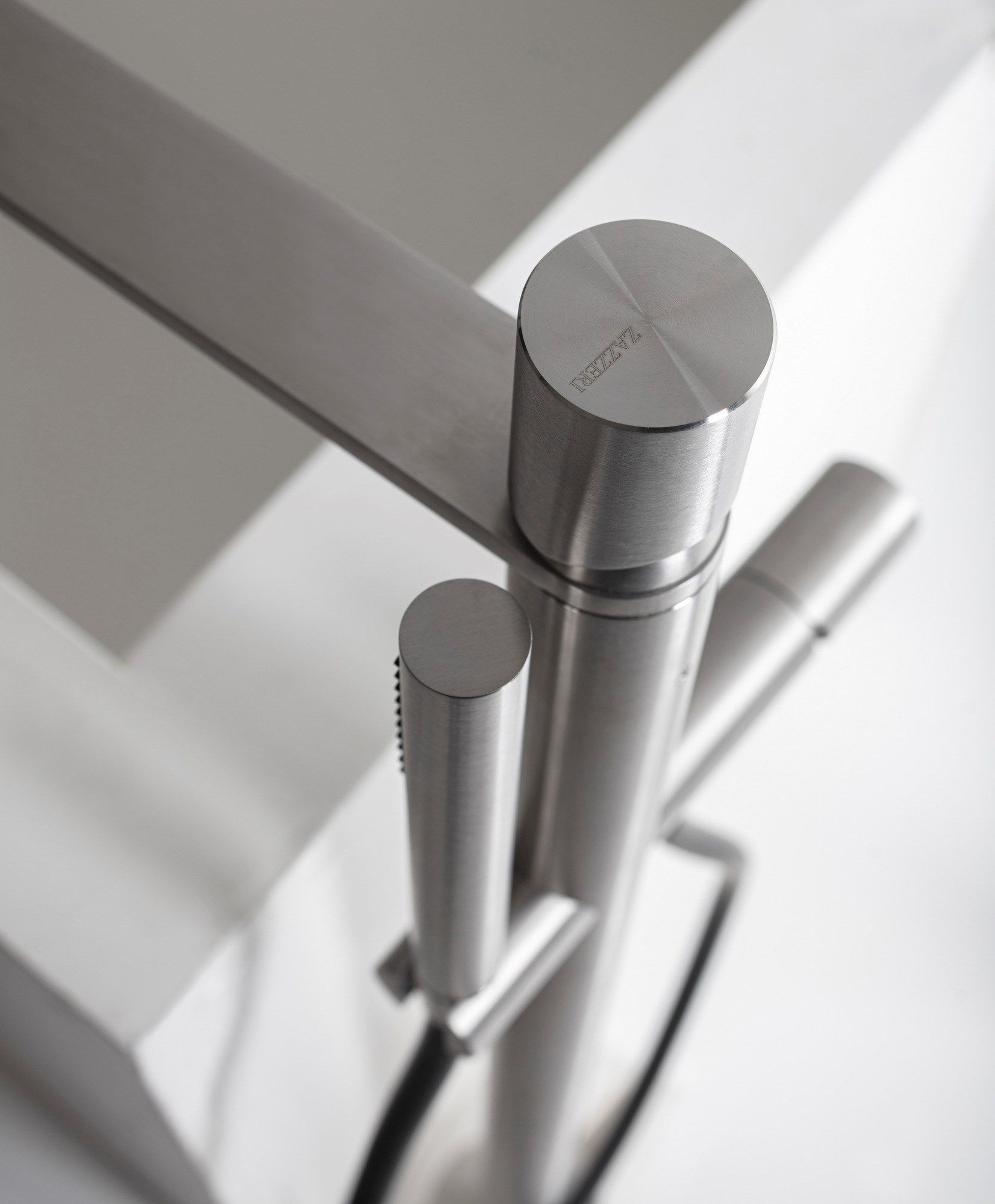 Смеситель для ванны из нержавеющей стали с ручным душем Zazzeri Q316 ARCH-00032866 - Вид №1