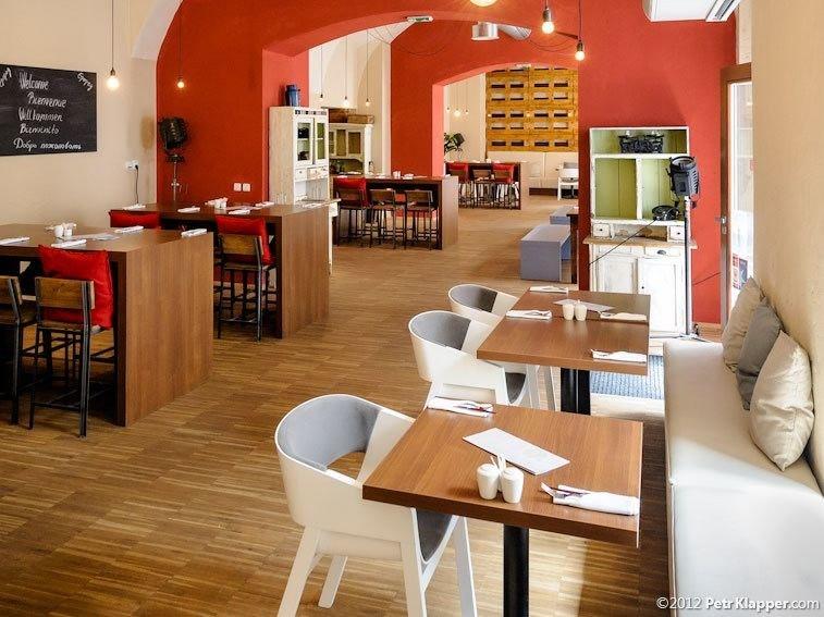 TON Стул из массива дерева с подлокотниками Merano 324400 - Вид №8