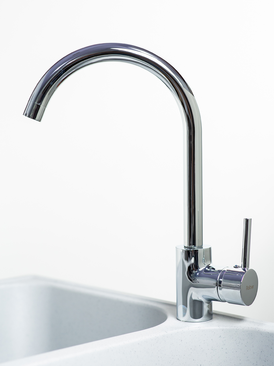 R6501 Смеситель для кухни однорычажный, боковой Raiber Focus