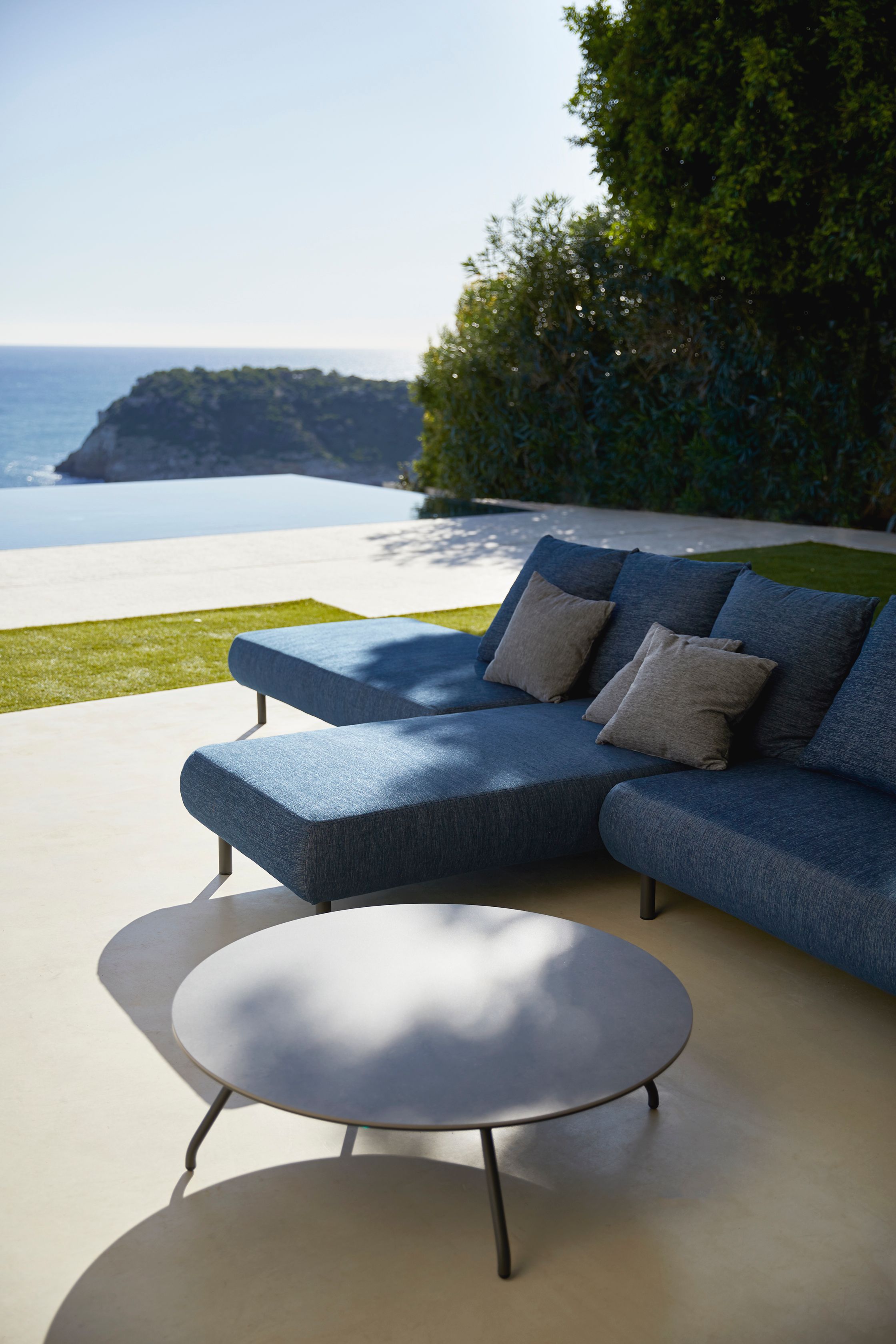 Низкий садовый столик MUSOLA Nansa ARCH-00103519 - Вид №2