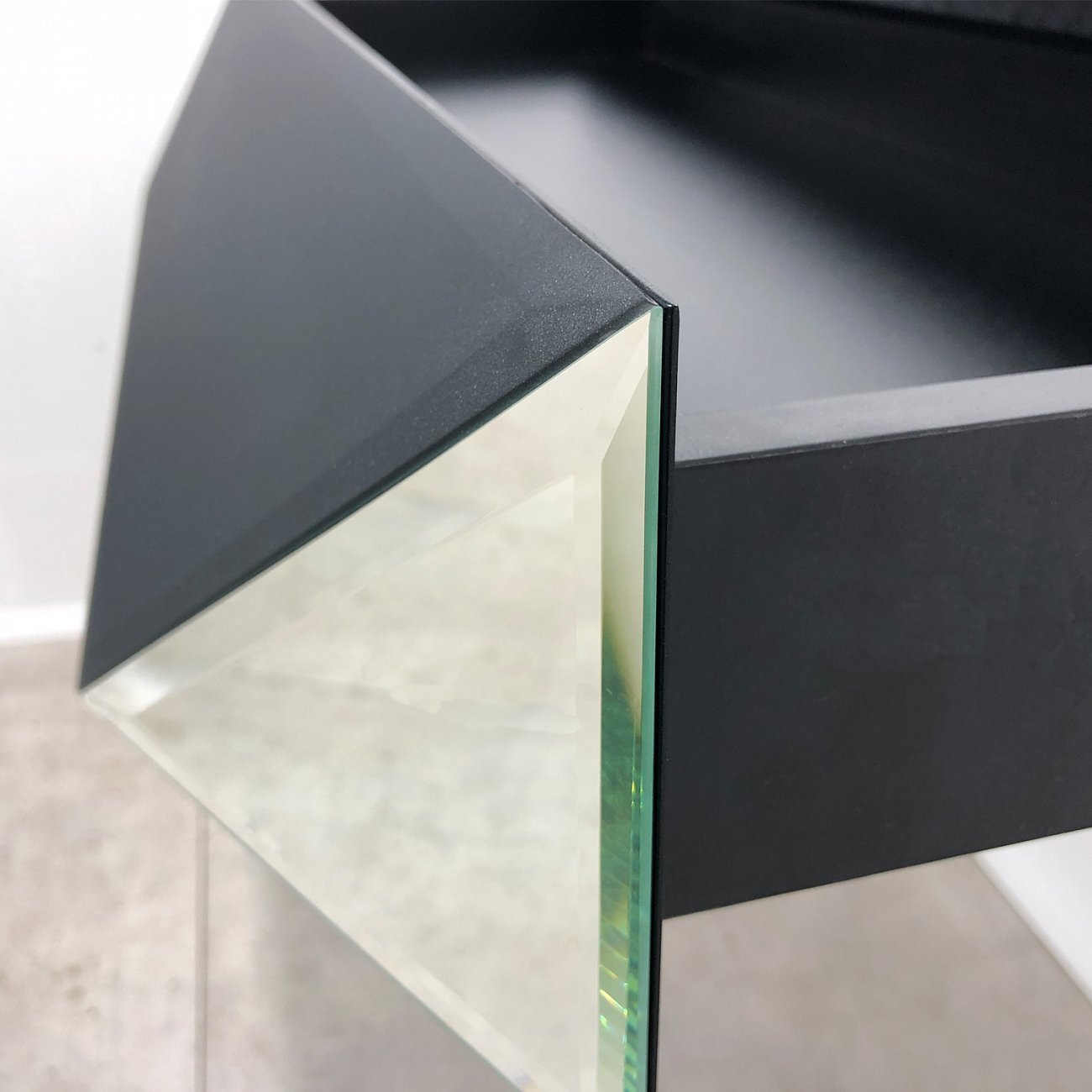 Консоль черная с ящиками и зеркальной отделкой "Роялти" GRAUM  304049 Черный  - Вид №4