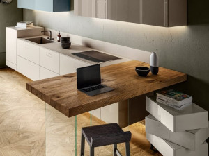 Встроенная кухня с полуостровом