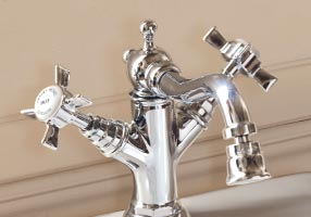 Gentry Home Смеситель для раковины Style на три отверстия с всплывающей пастой Ascot Никель GH102706  - Вид №1