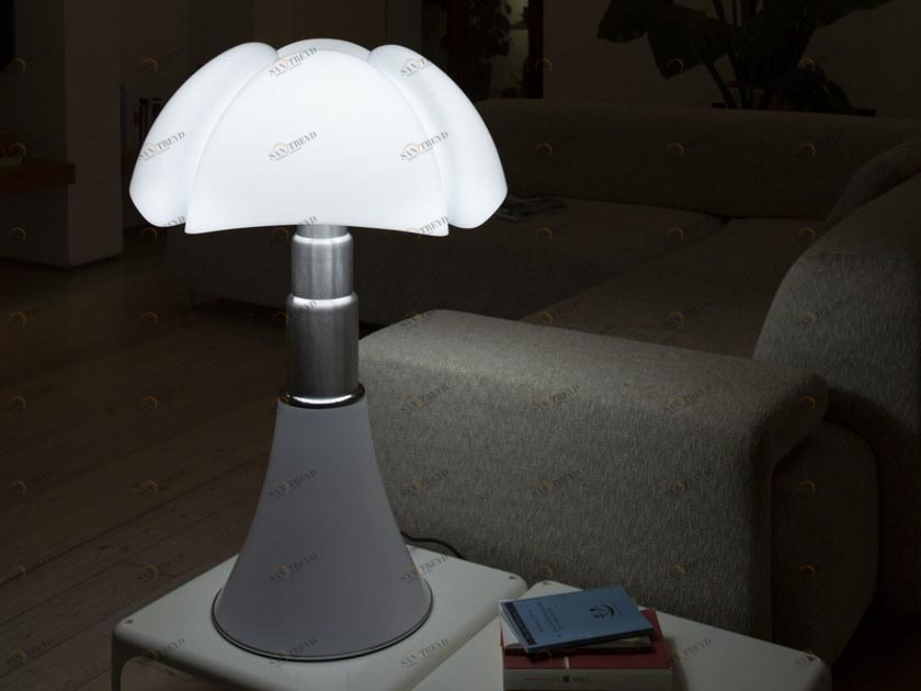 Martinelli Luce Светодиодная настольная лампа из метакрилата и нержавеющей стали Pipistrello 620/dim/bd/l/1/bi