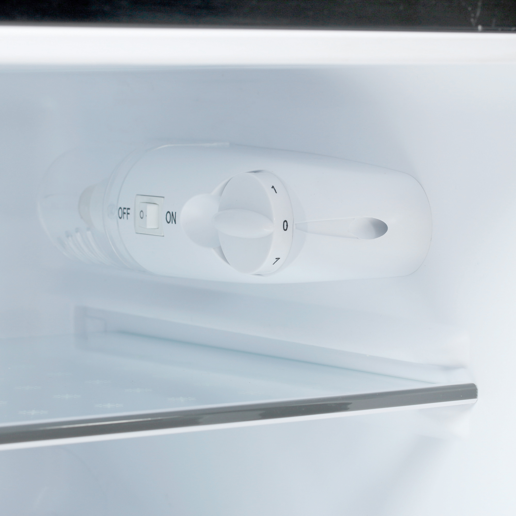 1118627 Холодильник компактный   Tesler RCT-100 черный STDN-0087471 - Вид №6