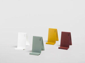 Настольная подставка для смартфона