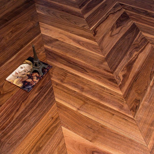 Паркет Ёлка Marco Ferutti Louvre Американский Орех Европейский (Грецкий) Любая на выбор (Гладкая) 400х70 мм 2600700106 - Вид №2