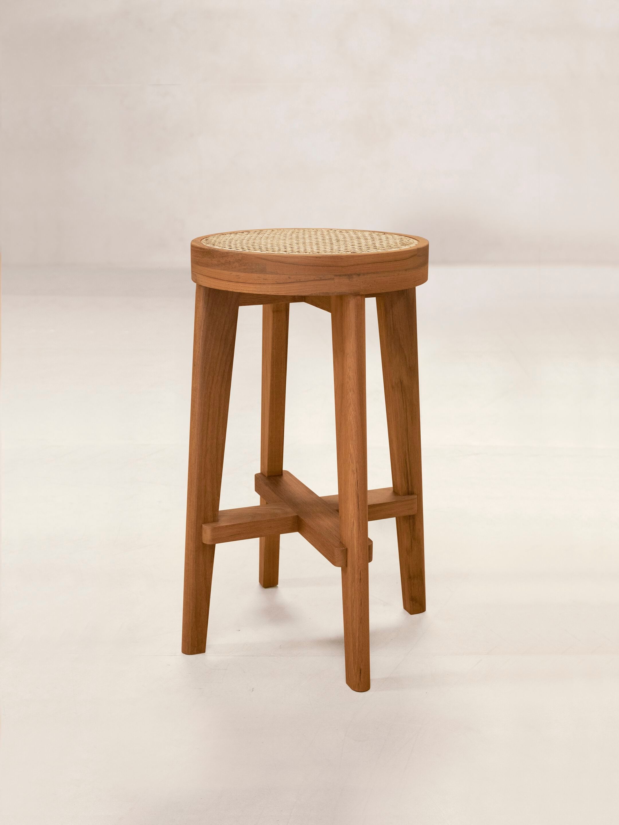 Высокий стул из тикового дерева с подставкой для ног Phantom Hands HIGH STOOL WITH CANE SEAT ARCH-00031194 - Вид №4