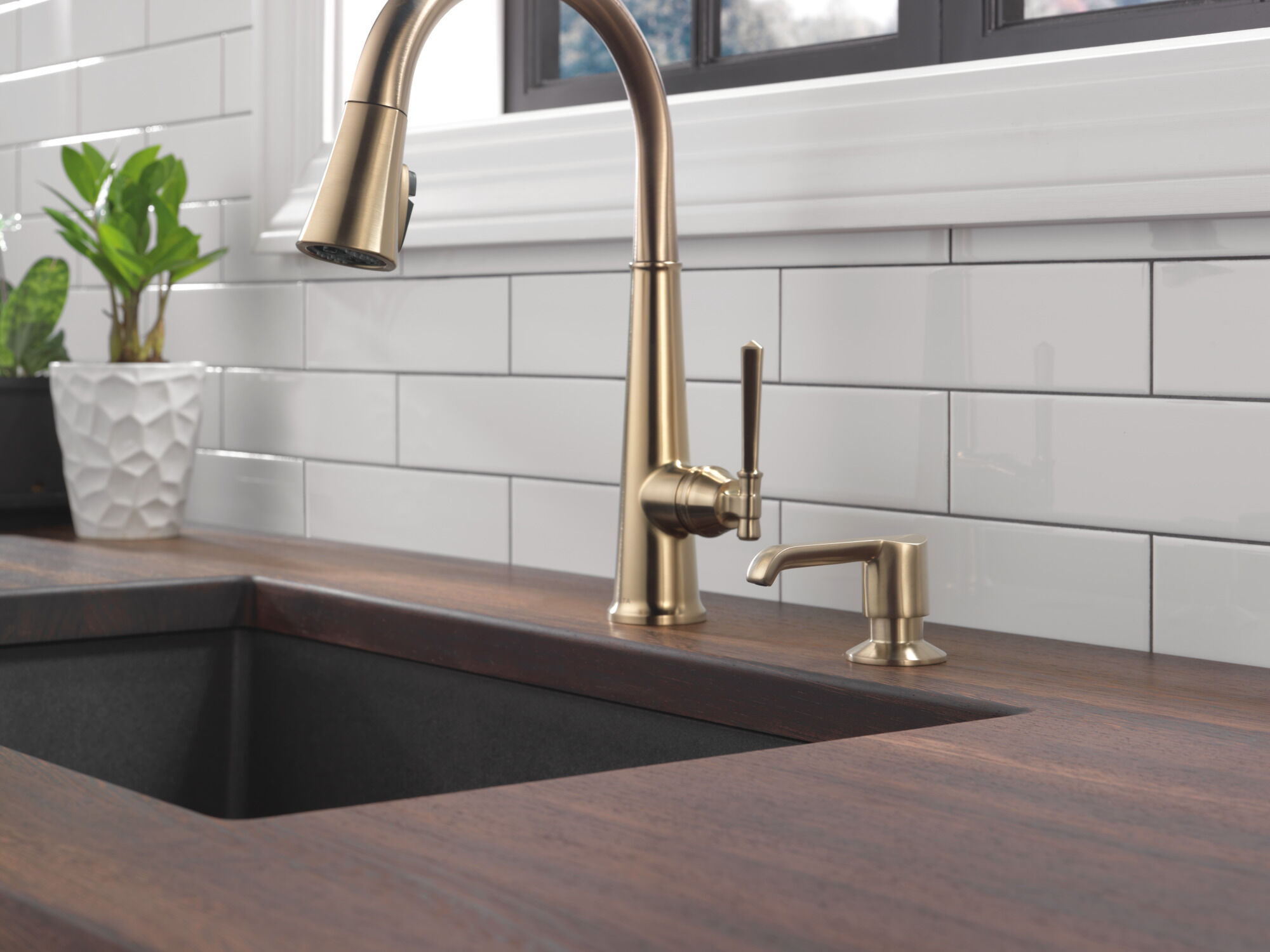 Дозатор мыла из металла Delta Faucet RP101188CZ - Вид №7