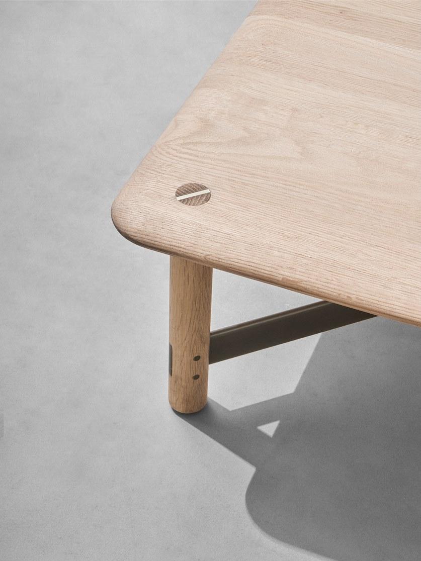 District Eight Низкий прямоугольный журнальный столик из дуба Stilt M1007-r  - Вид №4