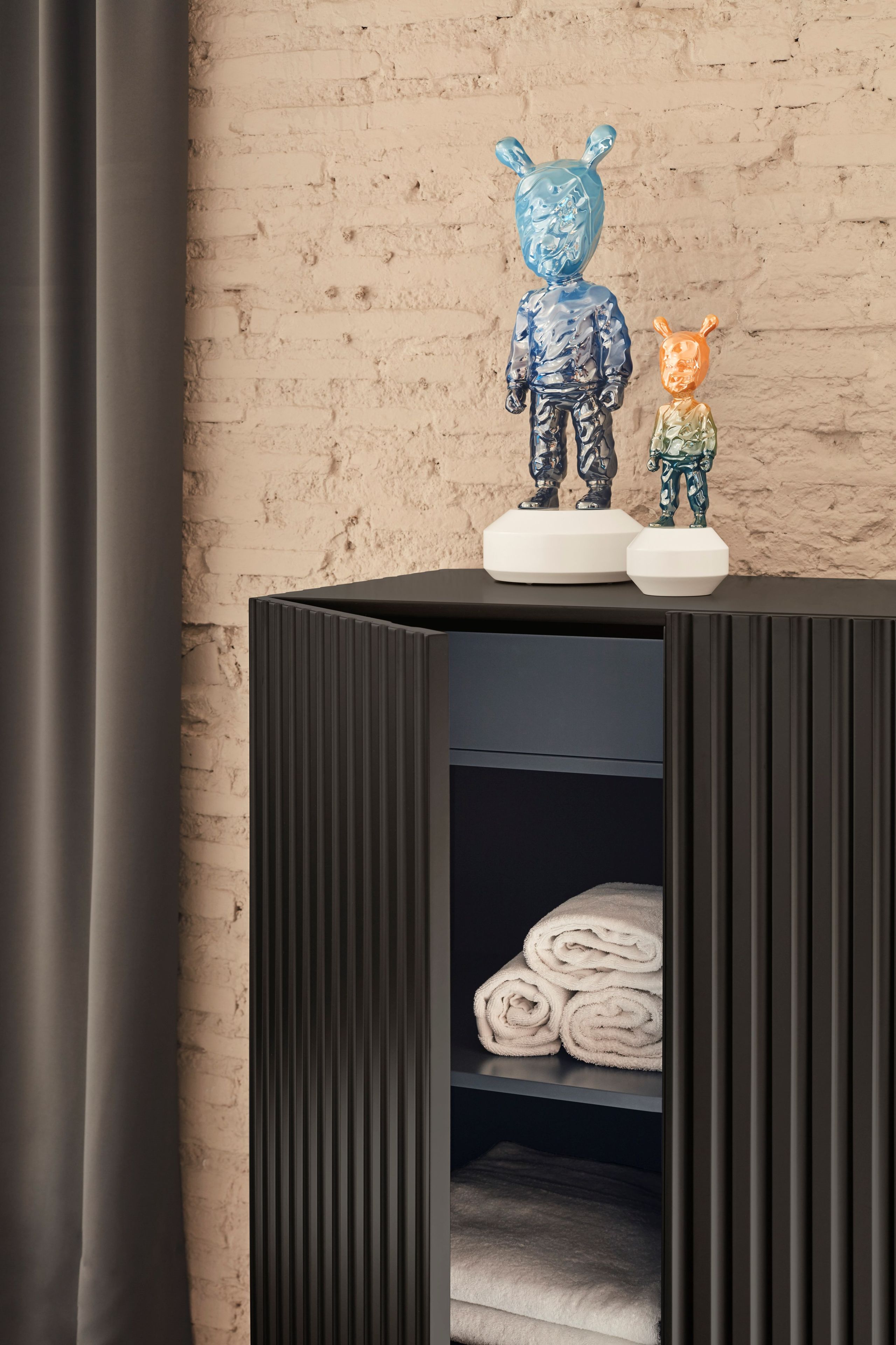 Шкаф из МДФ с распашными дверцами TEULAT Doric ARCH-00081769 - Вид №2