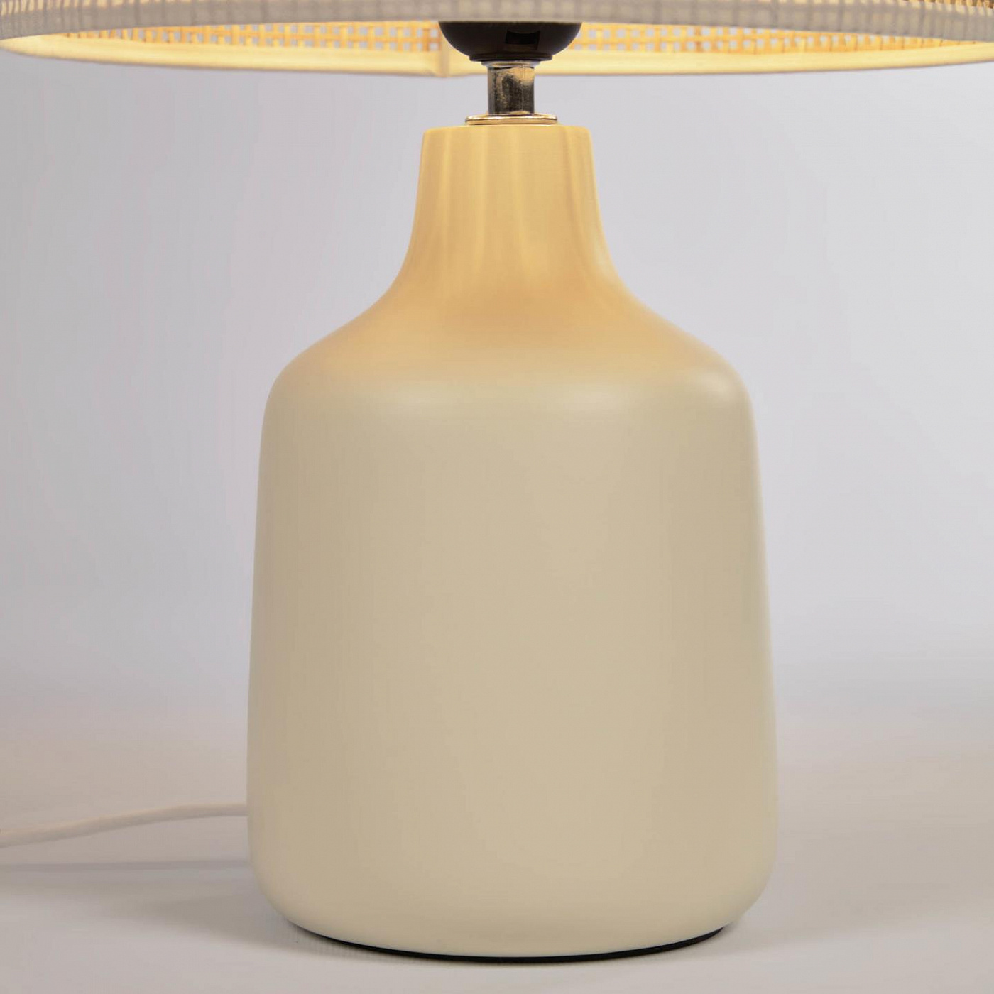 108603 Настольная лампа из белой керамики и бамбука с натуральной отделкой La Forma Erna  - Вид №1