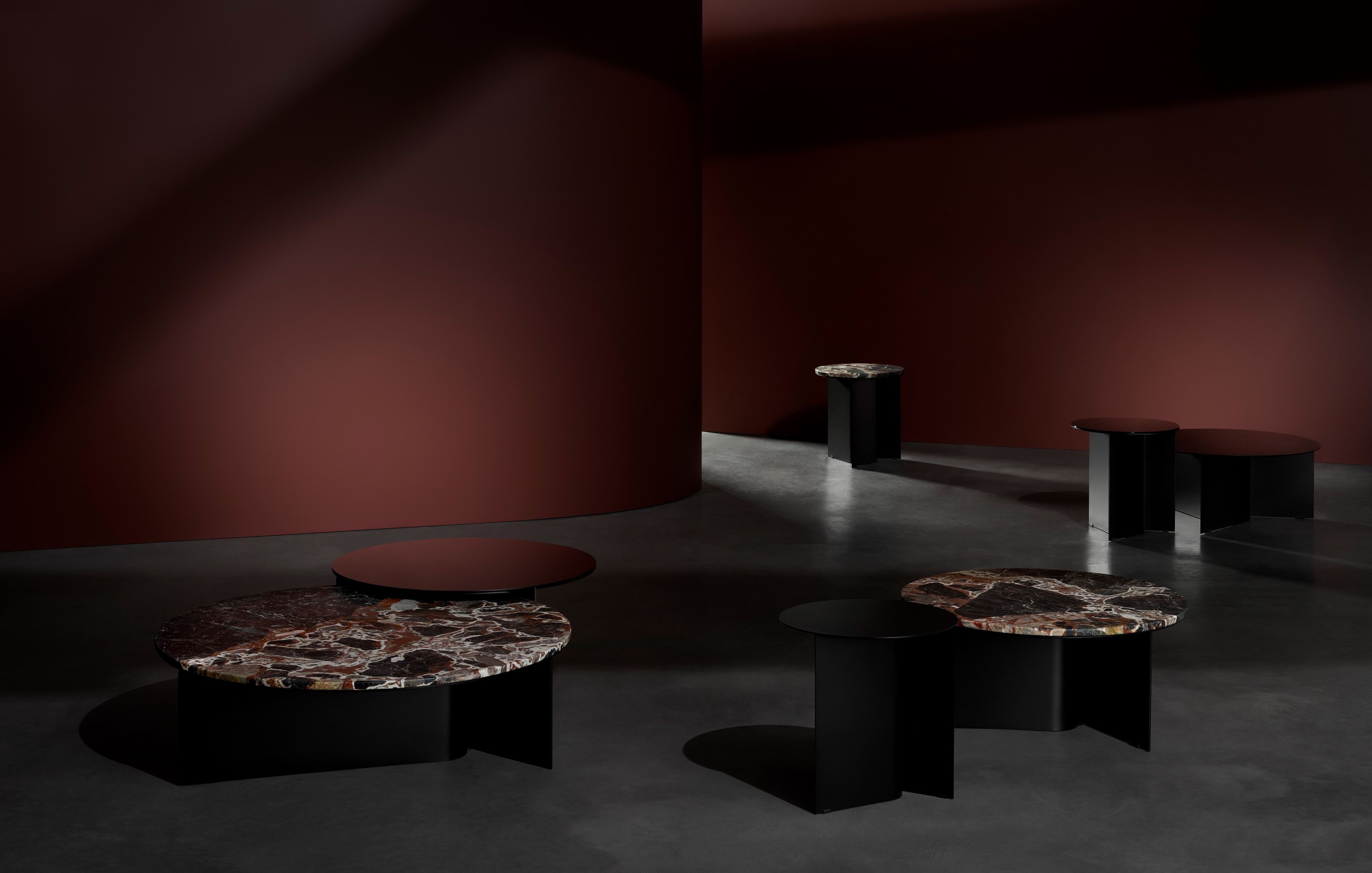 Алюминиевый низкий круглый журнальный столик с мраморной столешницей Ross Gardam ARCH-00054369 - Вид №7