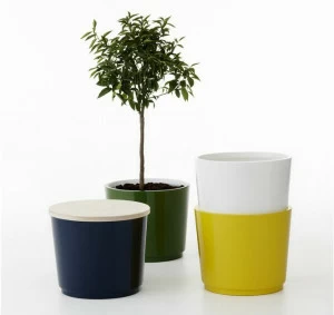 Nola Industrier Кашпо для общественных мест из стеклопластика Saturns pandora