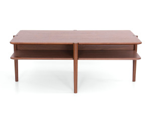 Деревянный квадратный журнальный столик