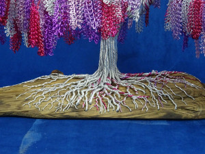 Скульптура из алюминия и оливкового дерева