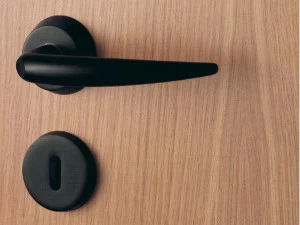 KLEIS Ручка из латуни в современном стиле Calliope