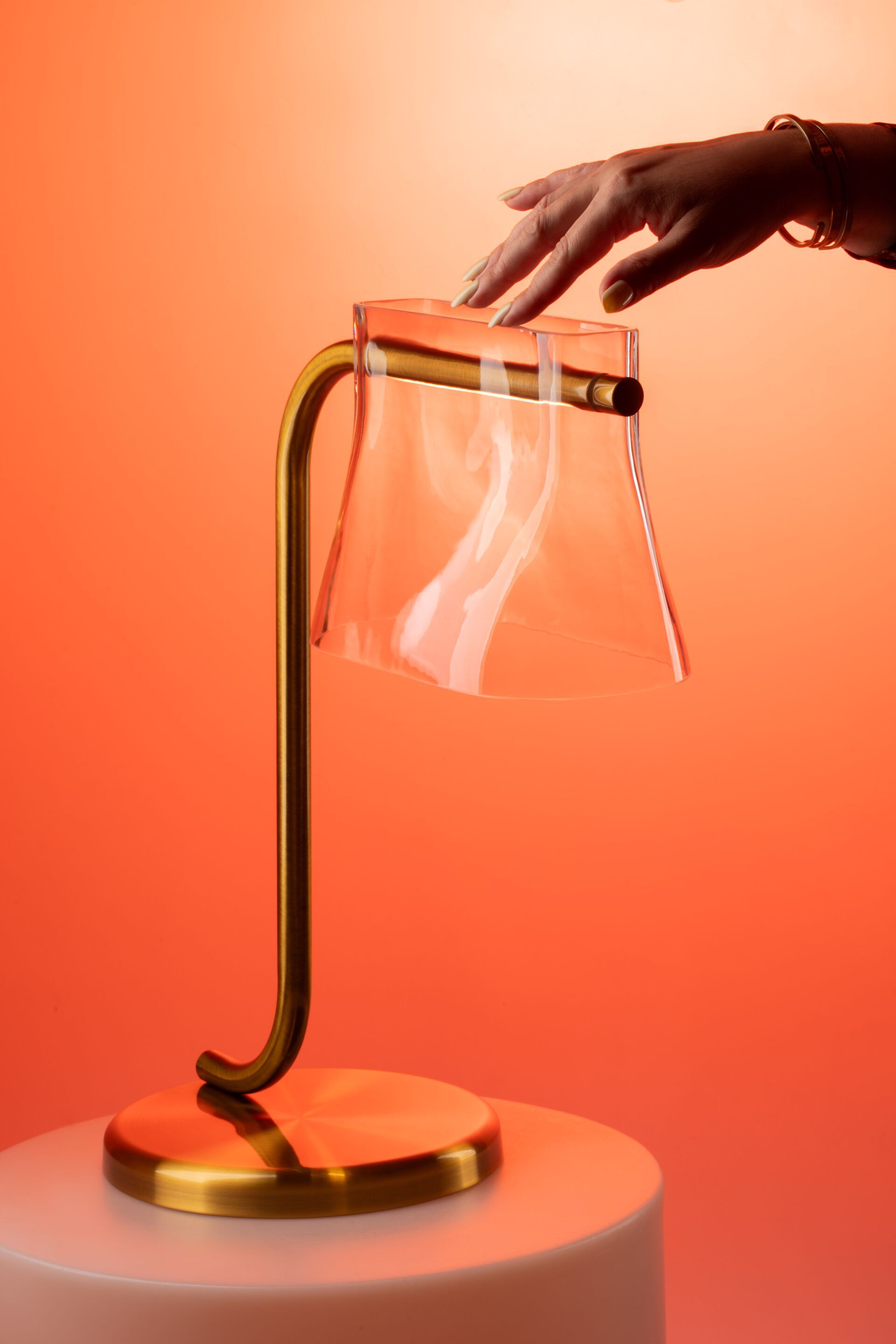Латунная и стеклянная настольная лампа Maytoni кабаре ARCH-00039441 - Вид №5
