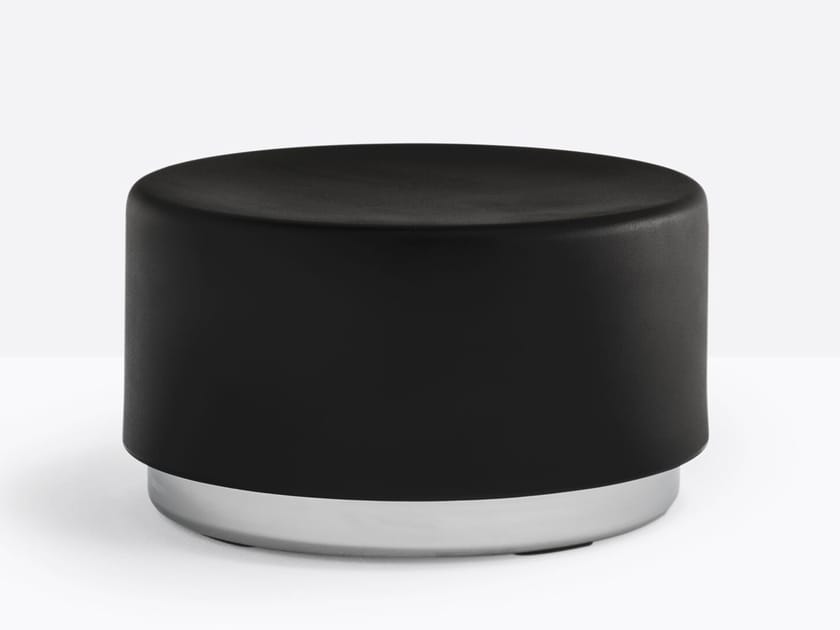 Круглый полиэтиленовый пуф Pedrali Wow ARCH-00146095