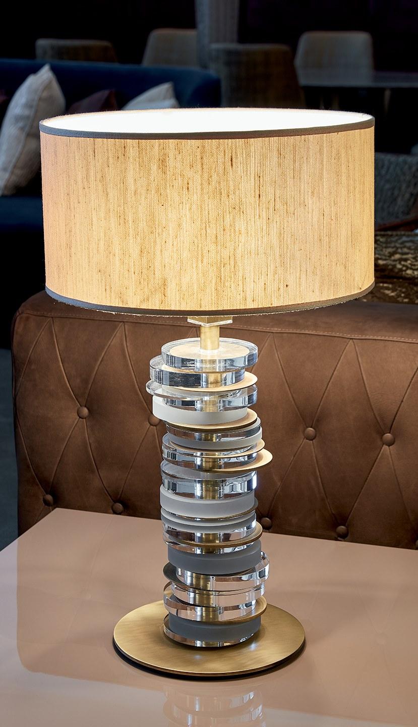 Paolo Castelli Настольная лампа из стекловолокна и латуни  Ill.ambr.410  - Вид №1