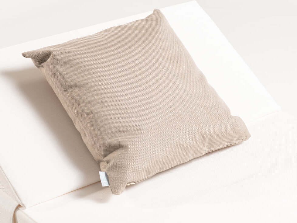 Квадратная однотонная подушка Batyline® для наружного применения COZIP BATYLINE 50x50 ARCH-00012999 - Вид №1