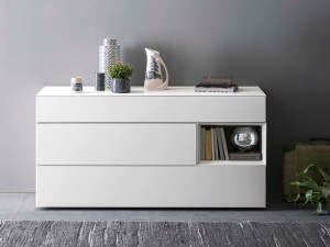 Деревянный комод