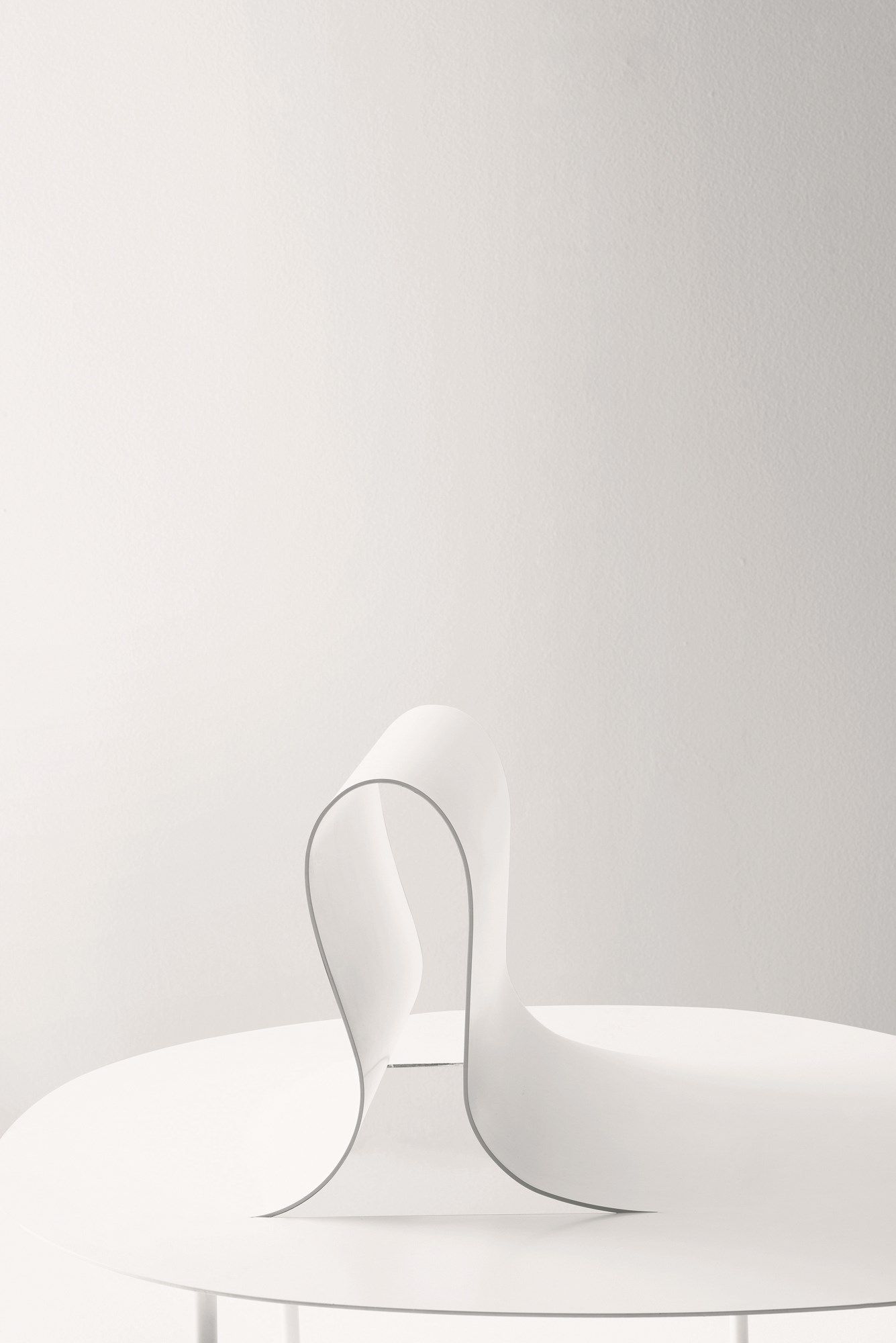 Скамейка из листового металла со спинкой Desalto Мягче стали ARCH-00020601 - Вид №5