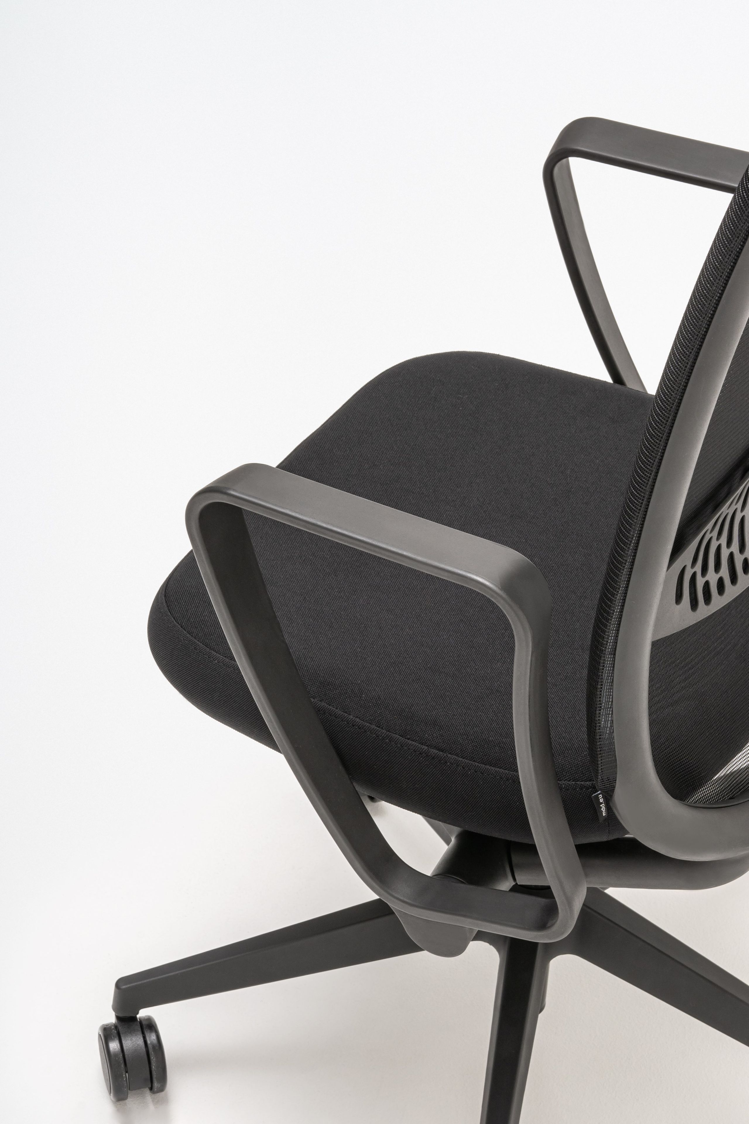 Тканевый поворотный офисный стул с подголовником MDD HI DRIVE ARCH-00116456 - Вид №18