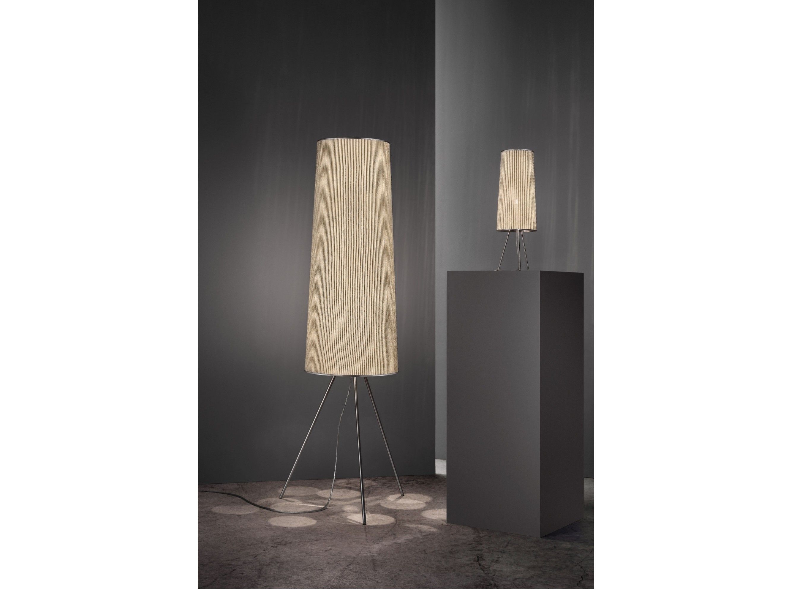 Светодиодная напольная лампа из нержавеющей стали со штативом A-Emotional Light Ura ARCH-00066400 - Вид №2