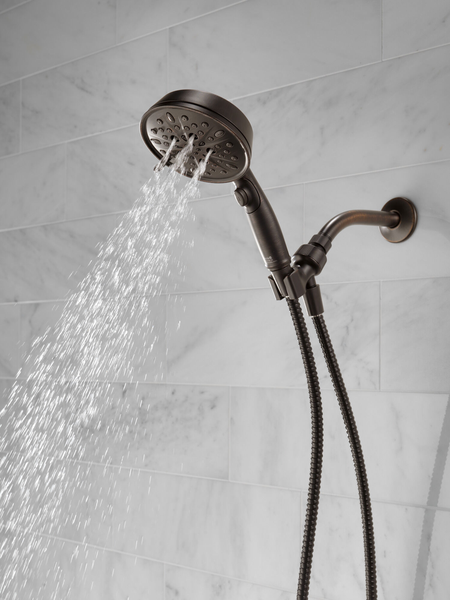 Ручной душ H2O 1,75 галлона в минуту, 7 режимов Delta Faucet 75723RB - Вид №4